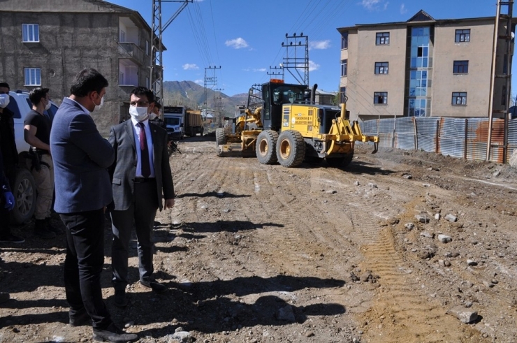 Yüksekova’da Yol Yapım Çalışması