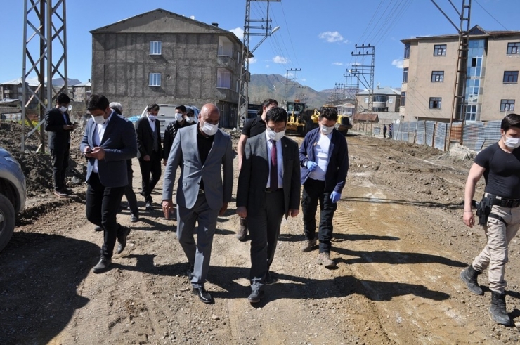 Yüksekova’da Yol Yapım Çalışması