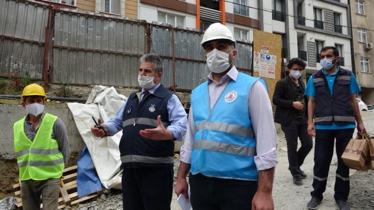 Kağıthane’de Şantiyede İşçilere Korona Virüs Bilgilendirmesi