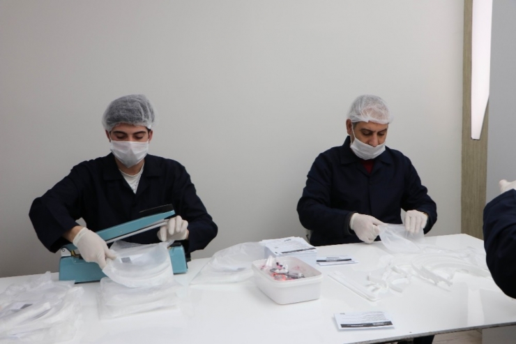 Fırsatçılara ’Fırsat’ Vermemek İçin Siperlik Üretimine Başladılar