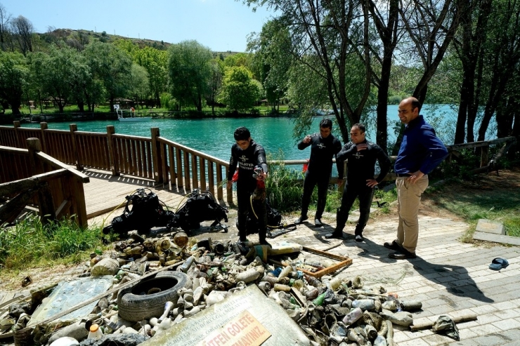 Göletten Balık Yerine Çöp Çıktı