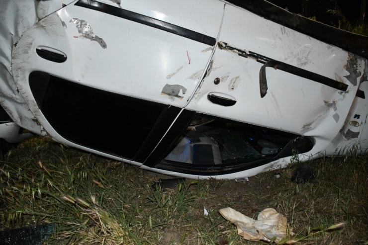 Otomobiliyle Takla Atıp Kaza Yapan Sürücü Aracını Bırakıp Kaçtı