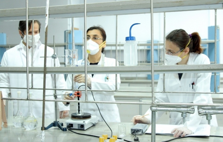 Trakya Üniversitesi’nin Dezenfektan Üretim Kapasitesi Günlük 8 Tona Yükseldi