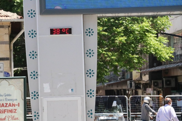 Gaziantep’te Termometreler 38 Dereceyi Gösterdi