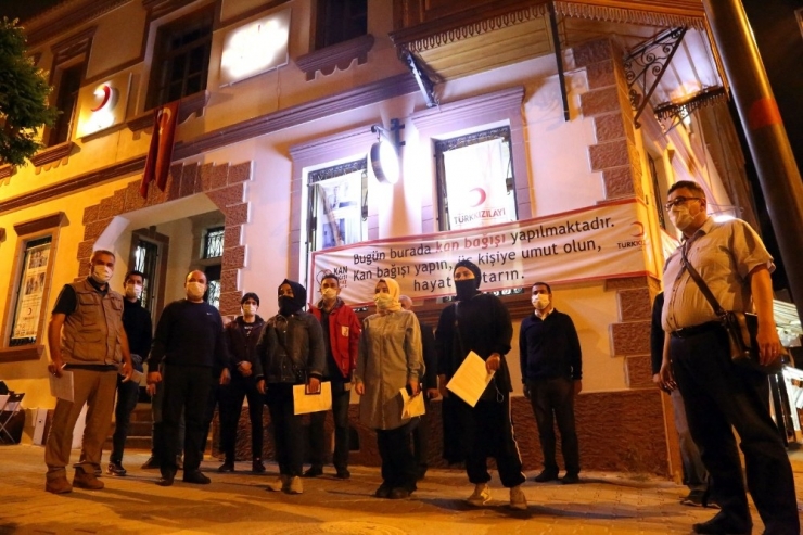 Yabancı Uyruklu Öğrencilerden Kızılay’a Anlamlı Bağış