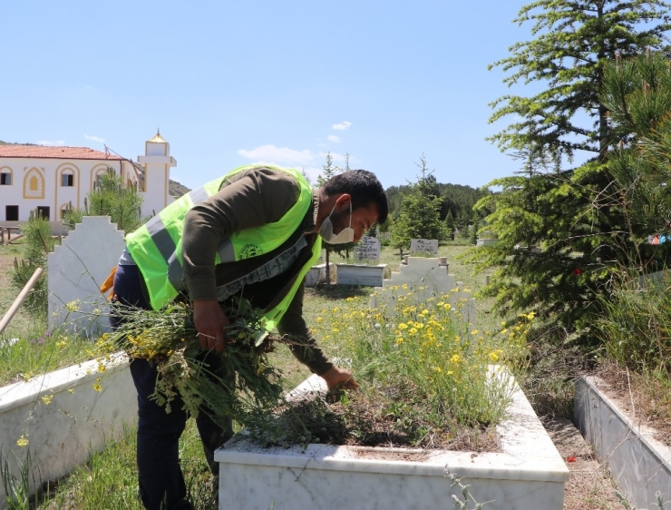 Mezarların Bakımını Yahşihan Belediyesi Yapacak